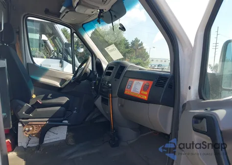 2014 Mercedes-Benz Sprinter 2500 High Roof из США, поврежденный, VIN WD3PE8DE6E5902807